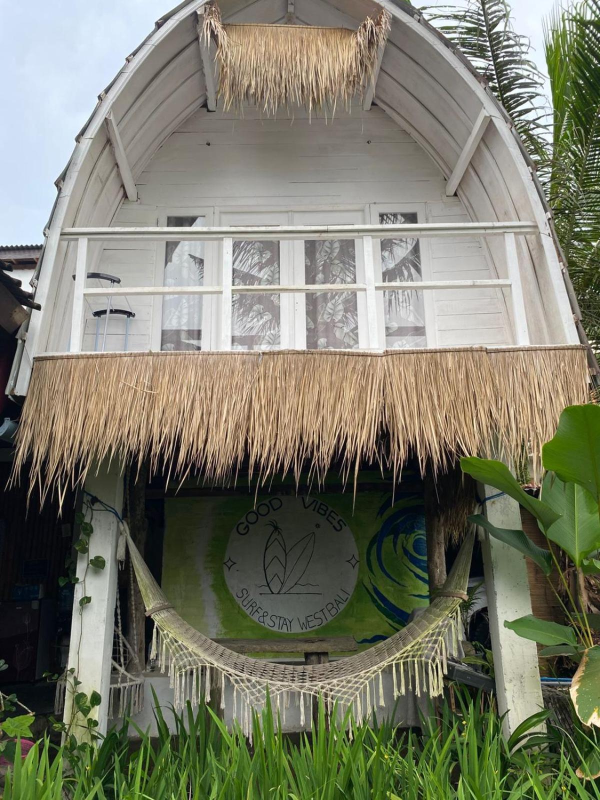 Medewi Good Vibes Stay&Surf Jembrana  ห้อง รูปภาพ