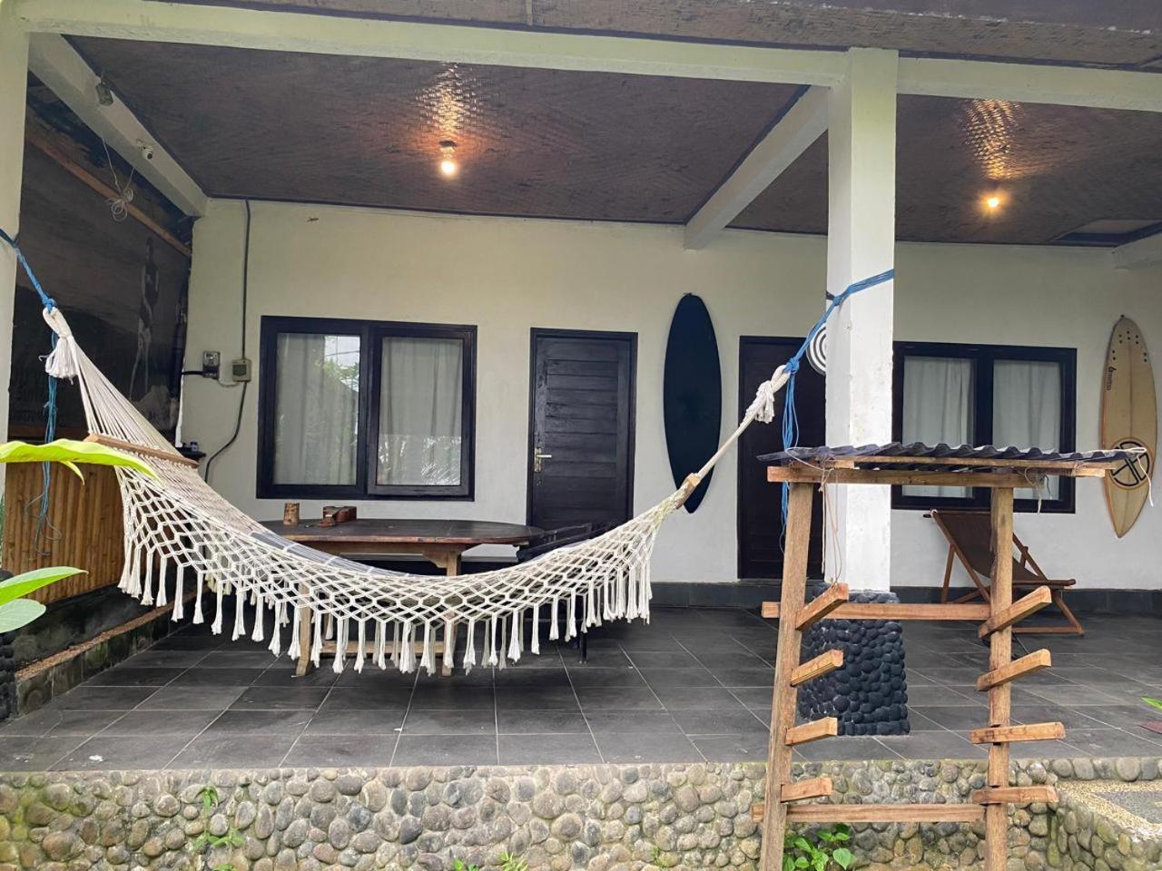 Medewi Good Vibes Stay&Surf Jembrana  ภายนอก รูปภาพ